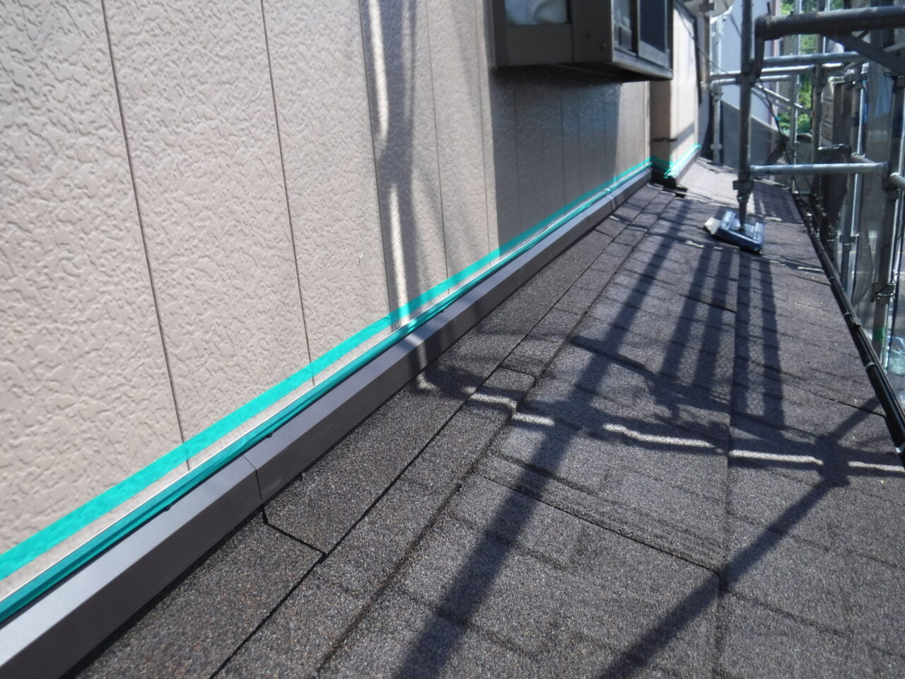 雨押え板金上にカバー板金