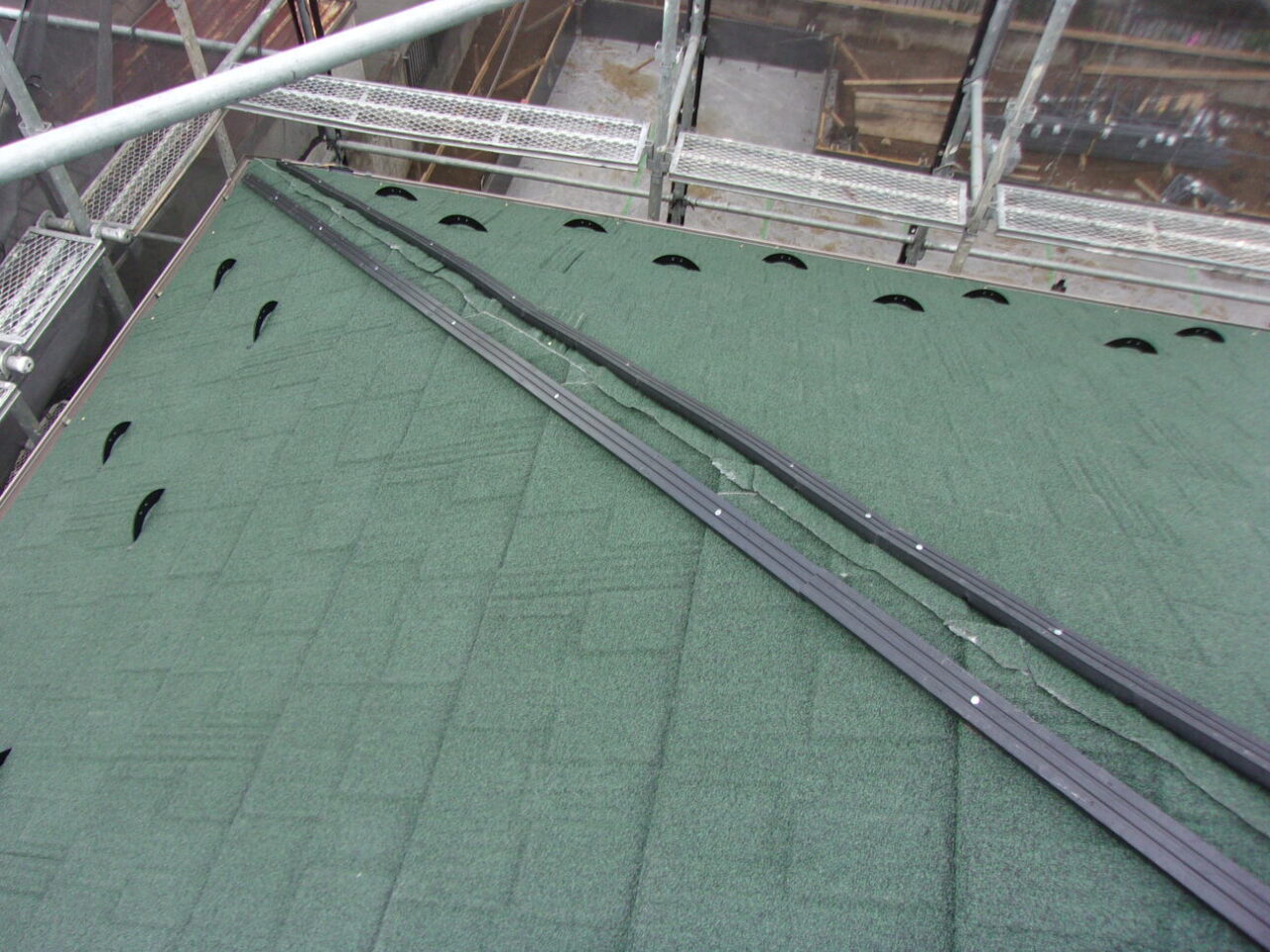 換気棟・棟板金の取り付け